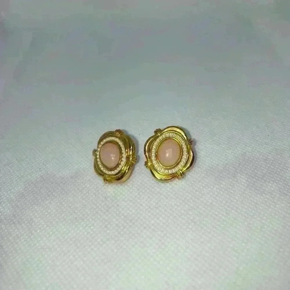 American Western antique 1988 Avon Victorian error earrings